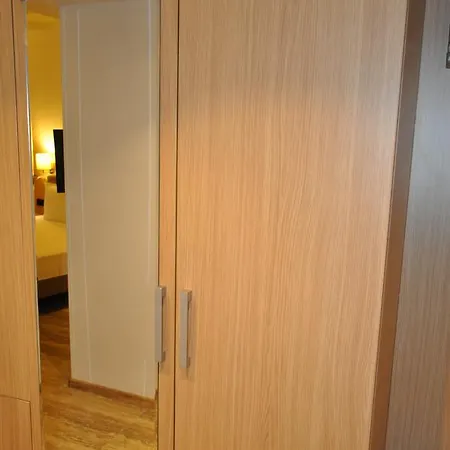Hotel Tyulenovo 酒店 3*